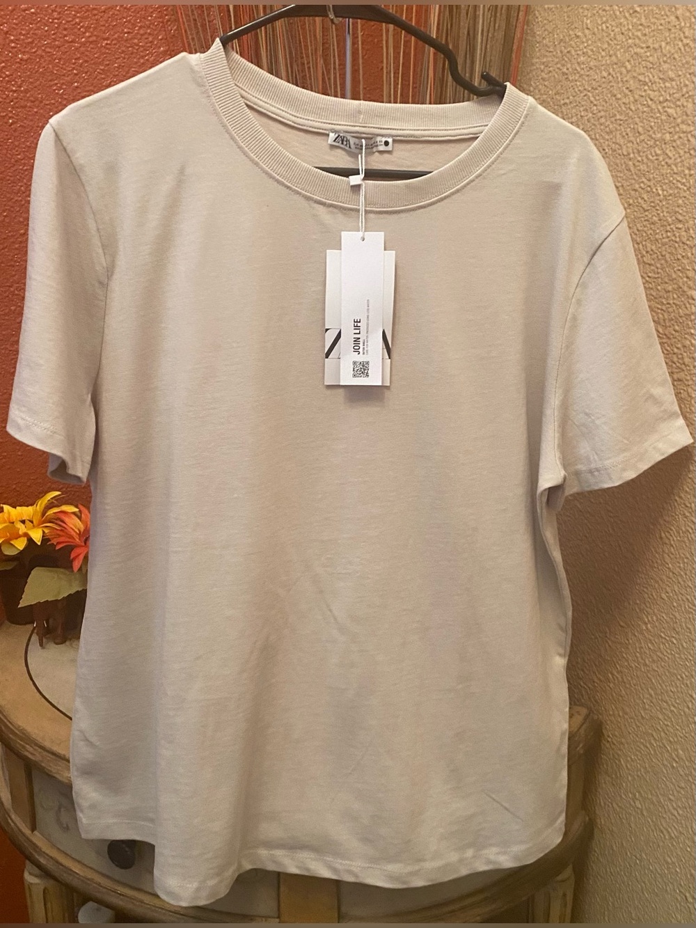 Zara - NEW - Relaxed Fit Soft T-Shirt in the "Oyster-white" shade - Picture 3 of 7